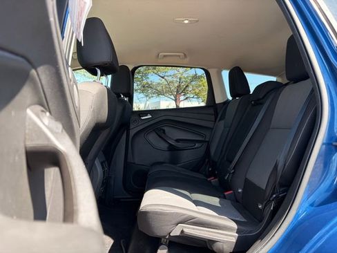 Used 2017 Ford Escape SE w/ Equipment Group 201A AWD/4WD image 10