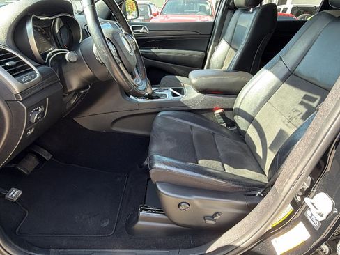 Used 2021 Jeep Grand Cherokee Laredo X AWD/4WD image 16