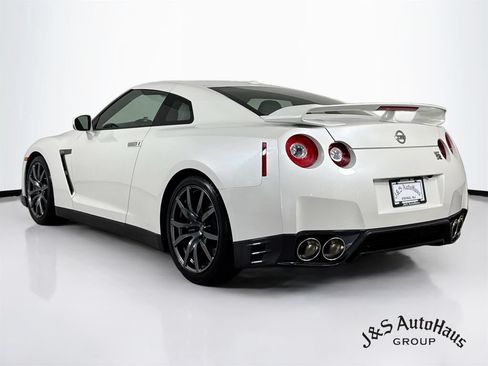 Used 2013 Nissan GT-R Premium AWD/4WD image 5