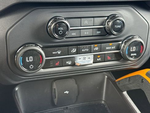 Used 2024 Ford Bronco Badlands image 23