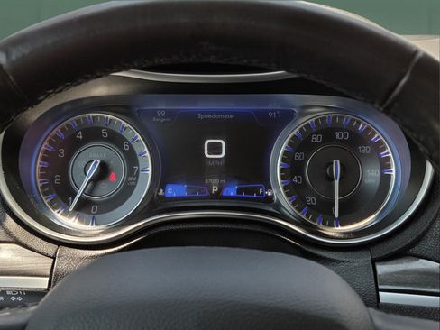 Used 2021 Chrysler 300 Touring L RWD image 13