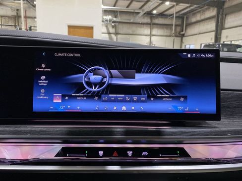 Used 2024 BMW 740i xDrive w/ Executive Package image 8