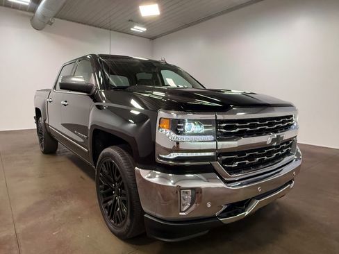 Used 2017 Chevrolet Silverado 1500 LTZ w/ Sport Package image 33