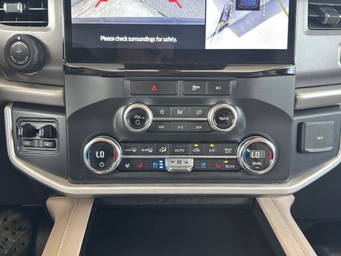 Used 2022 Ford Expedition XLT AWD/4WD image 40