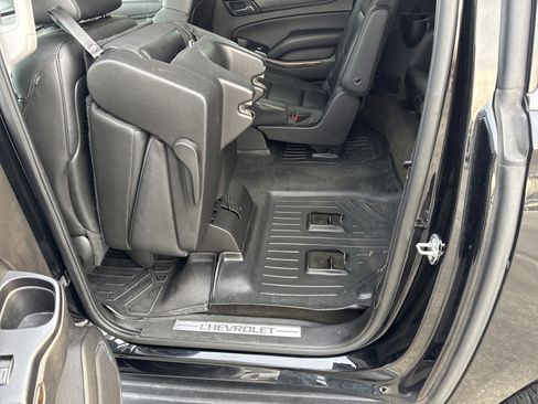 Used 2015 Chevrolet Suburban LT image 15