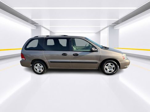 Used 2004 Ford Freestar SE FWD image 3