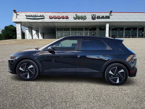 Used 2025 Hyundai Ioniq 5 SEL image 3