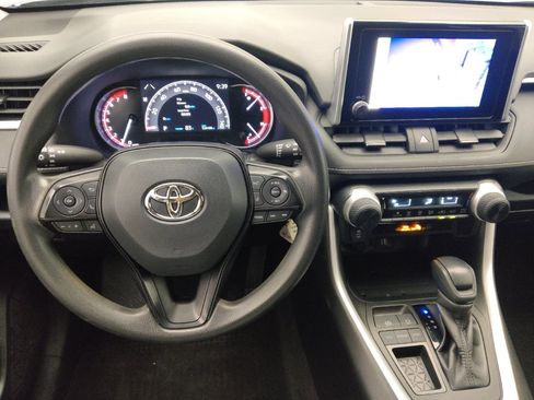 Used 2023 Toyota RAV4 LE FWD image 22