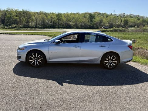 Used 2020 Chevrolet Malibu RS image 2