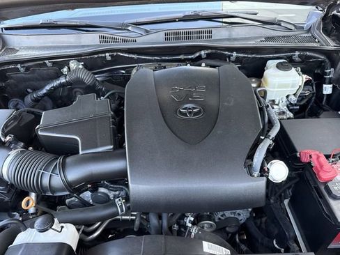 Used 2021 Toyota Tacoma TRD Off-Road w/ Technology Package image 34