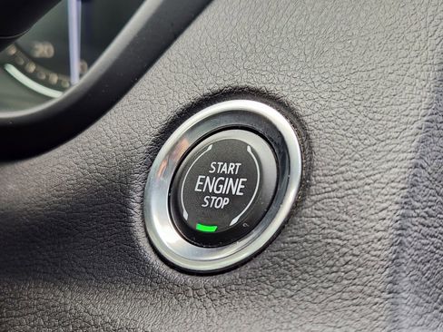 Used 2020 Cadillac XT4 Luxury w/ Cold Weather Package image 21