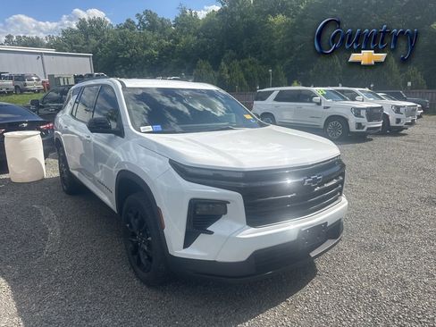 Used 2024 Chevrolet Traverse LT w/ Midnight/Sport Edition AWD/4WD image 1