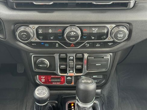 Used 2025 Jeep Wrangler Unlimited Sport S 4xe AWD/4WD image 15