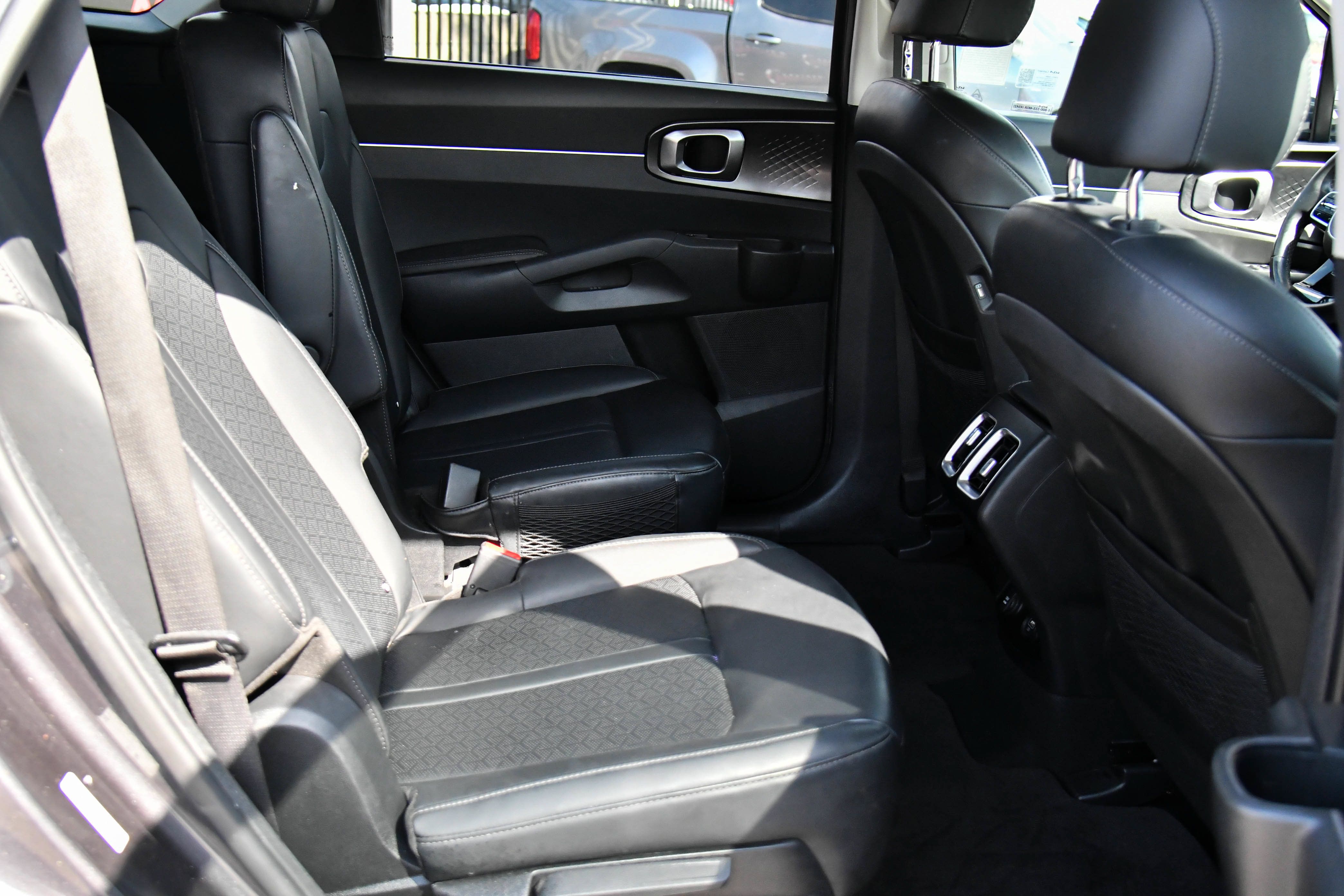 Used 2023 Kia Sorento EX FWD image 47