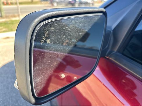 Used 2017 Ford Explorer XLT w/ Equipment Group 202A image 29