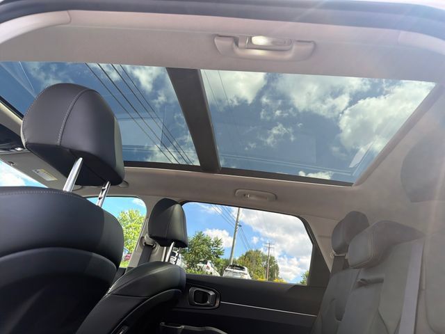Used 2023 Kia Sorento S w/ Panoramic Sunroof Package FWD image 22