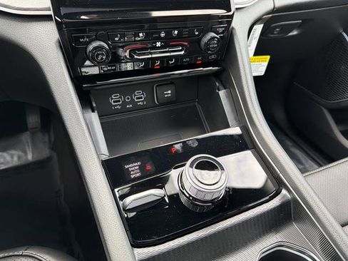 New 2025 Jeep Grand Cherokee Limited w/ Luxury Tech Group II image 11