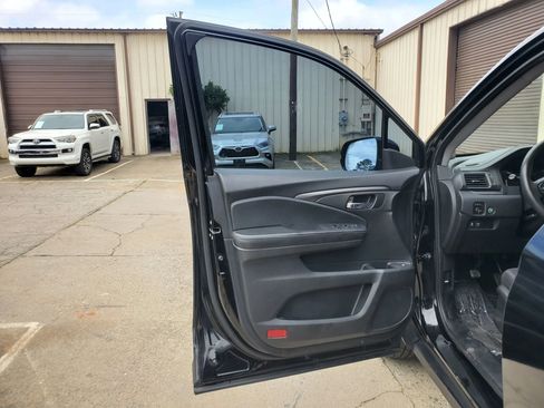 Used 2018 Honda Ridgeline Sport image 20
