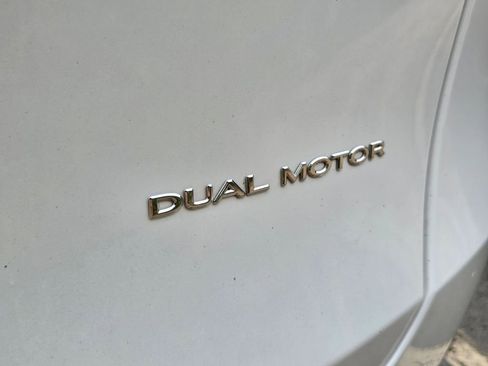 Used 2024 Tesla Model Y Long Range image 9