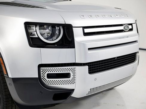 Used 2023 Land Rover Defender 90 S image 14