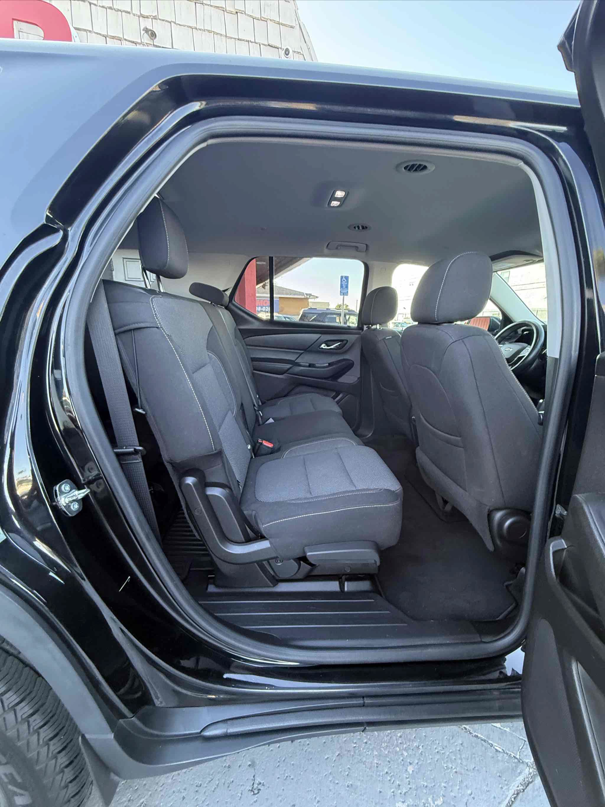 Used 2018 Chevrolet Traverse LS FWD image 12