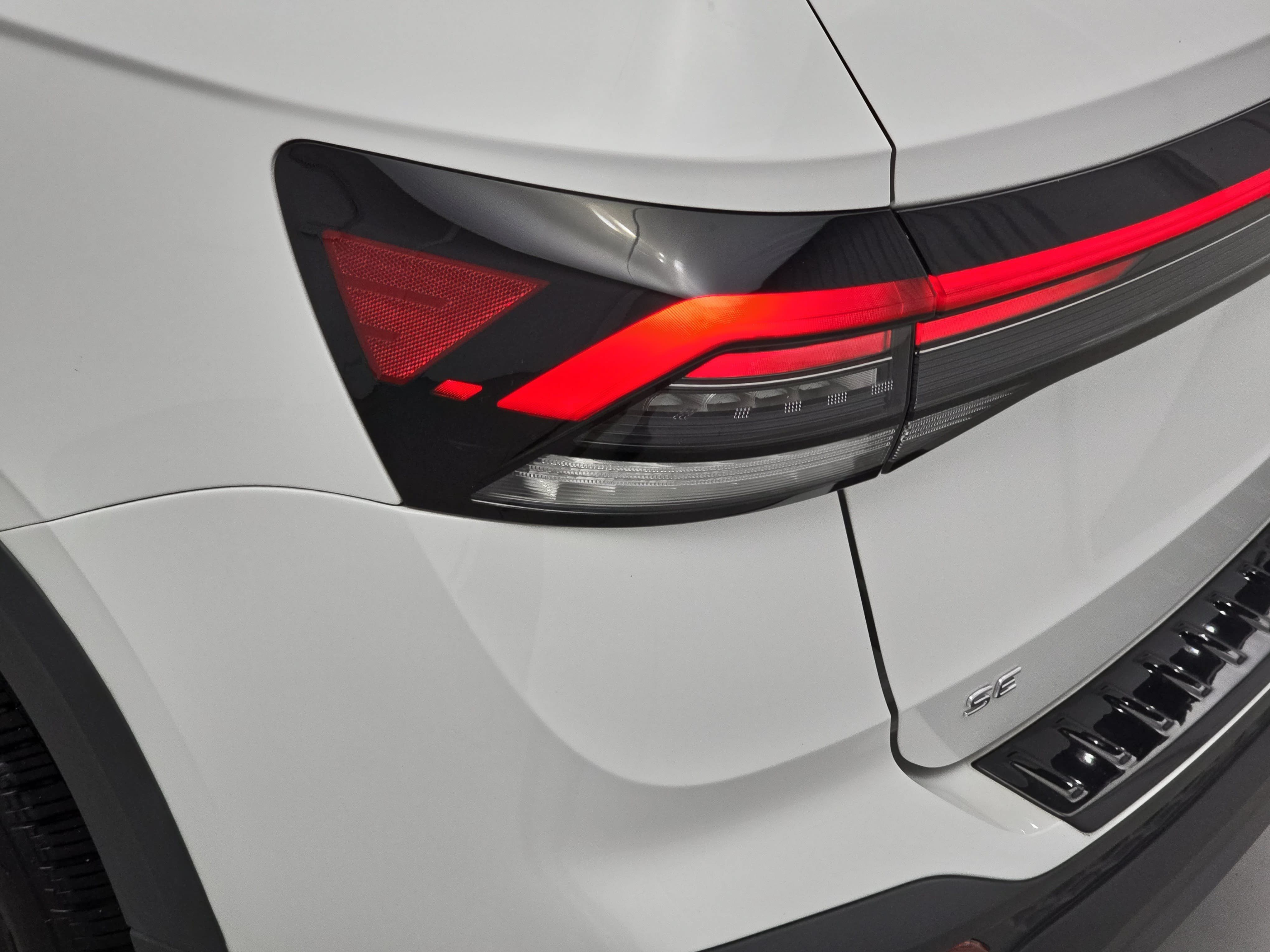 Certified 2025 Volkswagen Taos SE FWD image 34