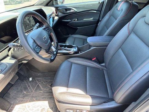 Used 2026 Chevrolet Trax RS w/ Sunroof Package FWD image 8