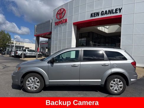 Used 2020 Dodge Journey SE FWD image 3