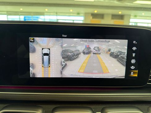 Used 2020 Mercedes-Benz GLS 450 4MATIC image 22