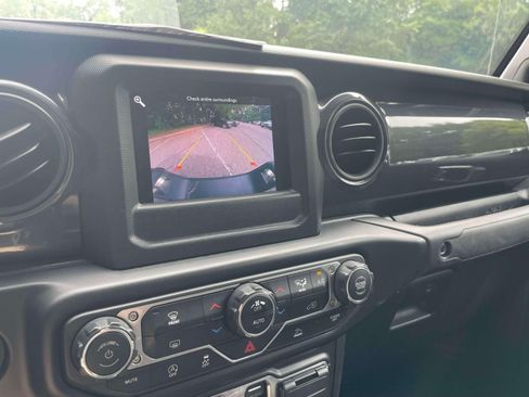 Used 2022 Jeep Gladiator Sport AWD/4WD image 28