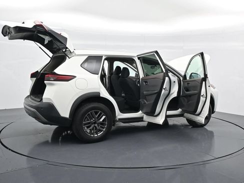 Used 2023 Nissan Rogue S FWD image 39