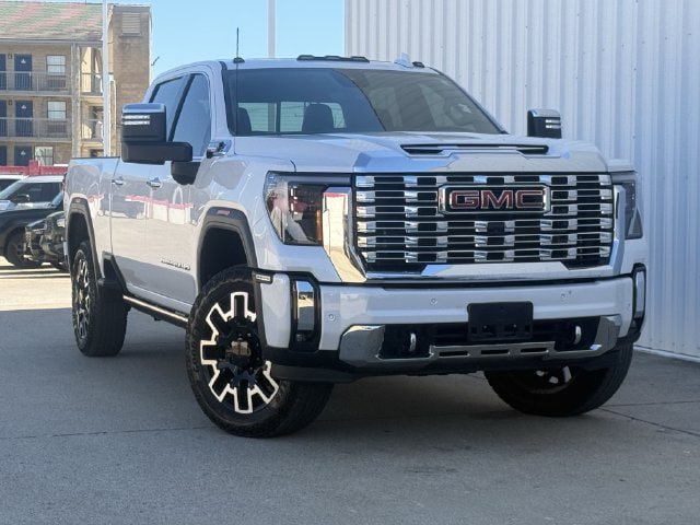 Used 2025 GMC Sierra 2500 Denali w/ Denali Reserve Package AWD/4WD image 2