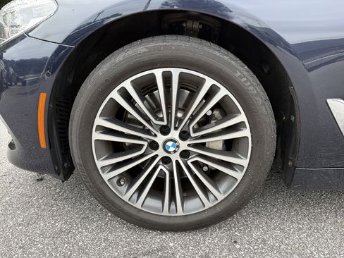 Used 2018 BMW 530i xDrive w/ Premium Package AWD/4WD image 7