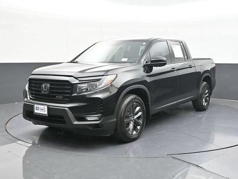 Used 2023 Honda Ridgeline Sport image 3