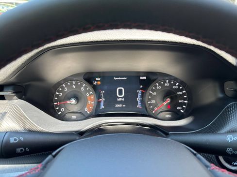 Used 2025 Jeep Compass Trailhawk AWD/4WD image 39