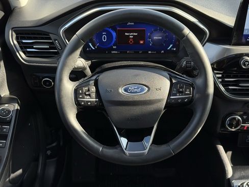 Used 2022 Ford Escape Titanium w/ Class II Trailer Tow Package image 14