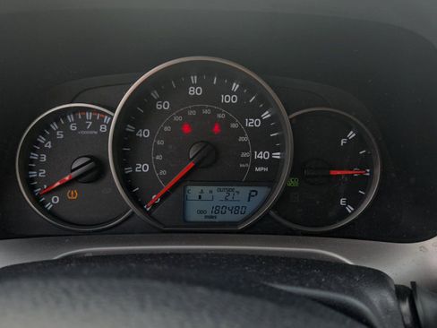 Used 2022 Toyota Highlander XLE image 8