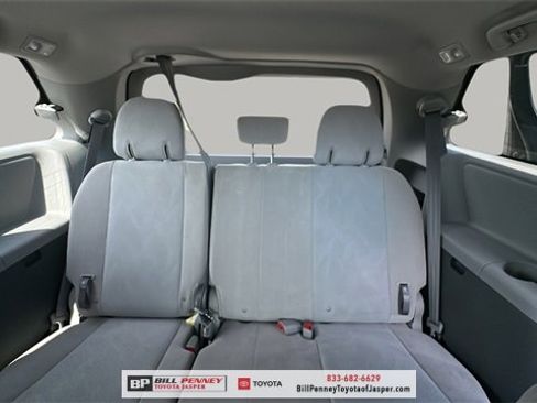 Used 2020 Toyota Sienna L image 17