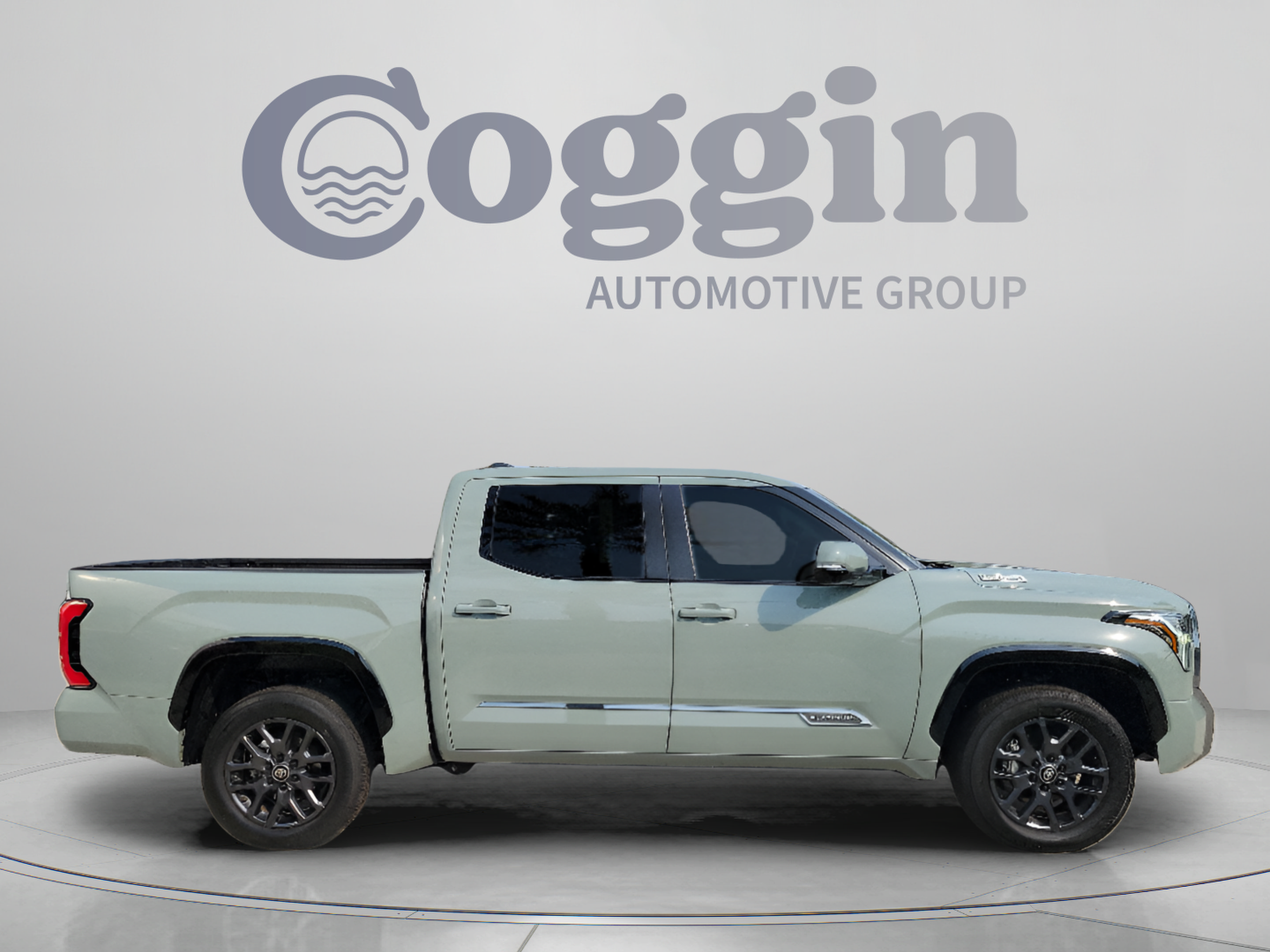 Used 2025 Toyota Tundra Platinum AWD/4WD image 4