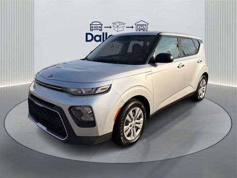 Used 2020 Kia Soul LX image 2