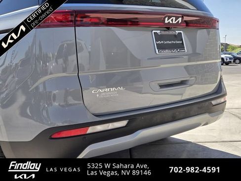 Used 2023 Kia Carnival EX FWD image 8