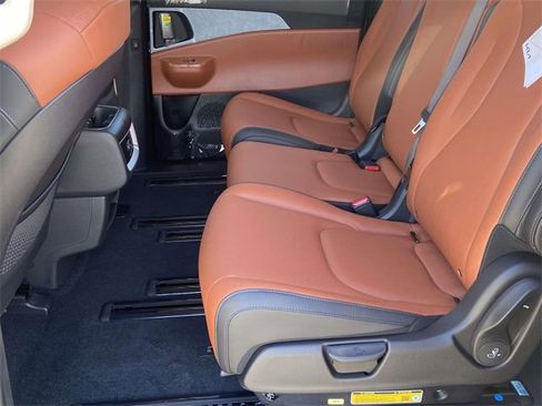 New 2026 Kia Carnival EX image 9