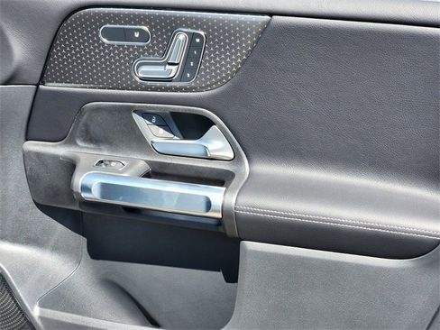 Certified 2026 Mercedes-Benz GLB 250 4MATIC image 17