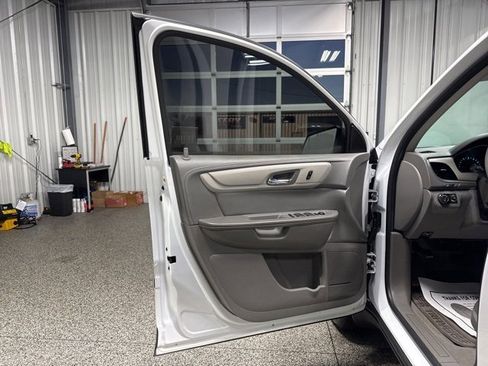 Used 2017 Chevrolet Traverse LS image 10