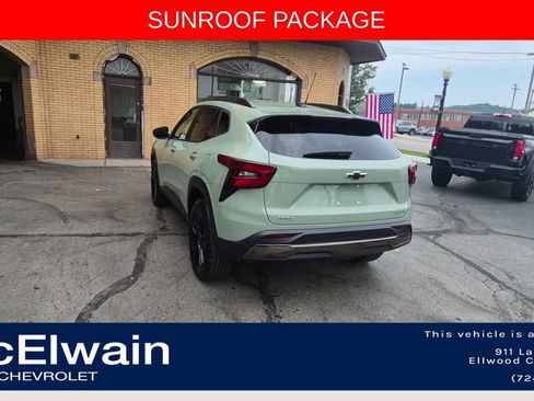 Used 2024 Chevrolet Trax ACTIV w/ Sunroof Package FWD image 8