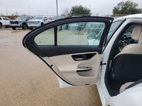 Used 2024 Mercedes-Benz C 300 Sedan image 29