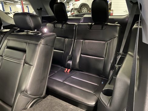 Used 2023 Ford Explorer XLT w/ Equipment Group 202A image 17