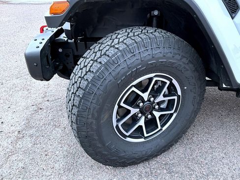 Certified 2025 Jeep Gladiator Rubicon AWD/4WD image 23