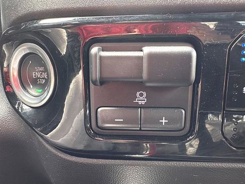 Used 2024 Chevrolet Silverado 1500 LTZ AWD/4WD image 26