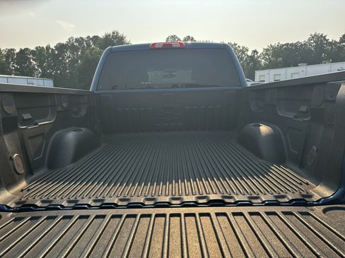 Used 2018 Chevrolet Silverado 1500 LT w/ All Star Edition AWD/4WD image 18